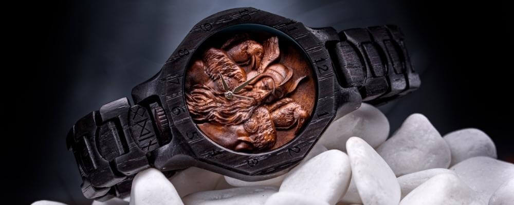 Collection de montres en bois fabriquées mains de la boutique V.K.N.G