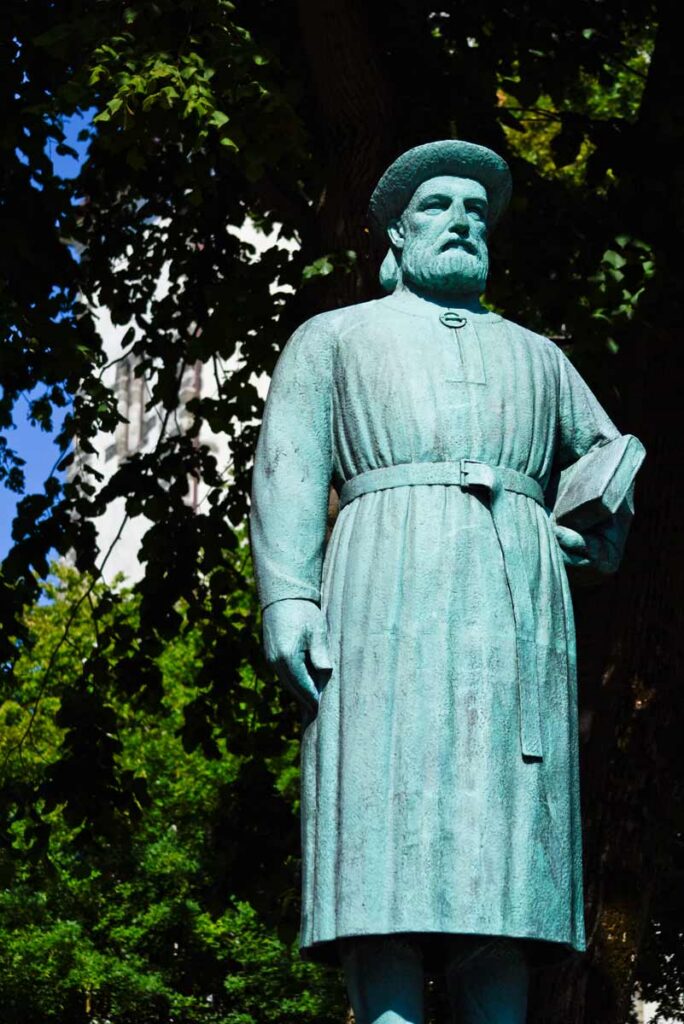 Statue of Snorri Sturluson at Reykholt. Source: Wikimedia Commons