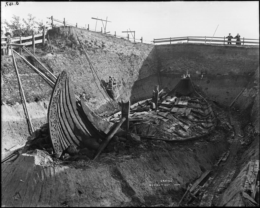 Das Oseberg-Schiff, das 1904 ausgegraben wurde