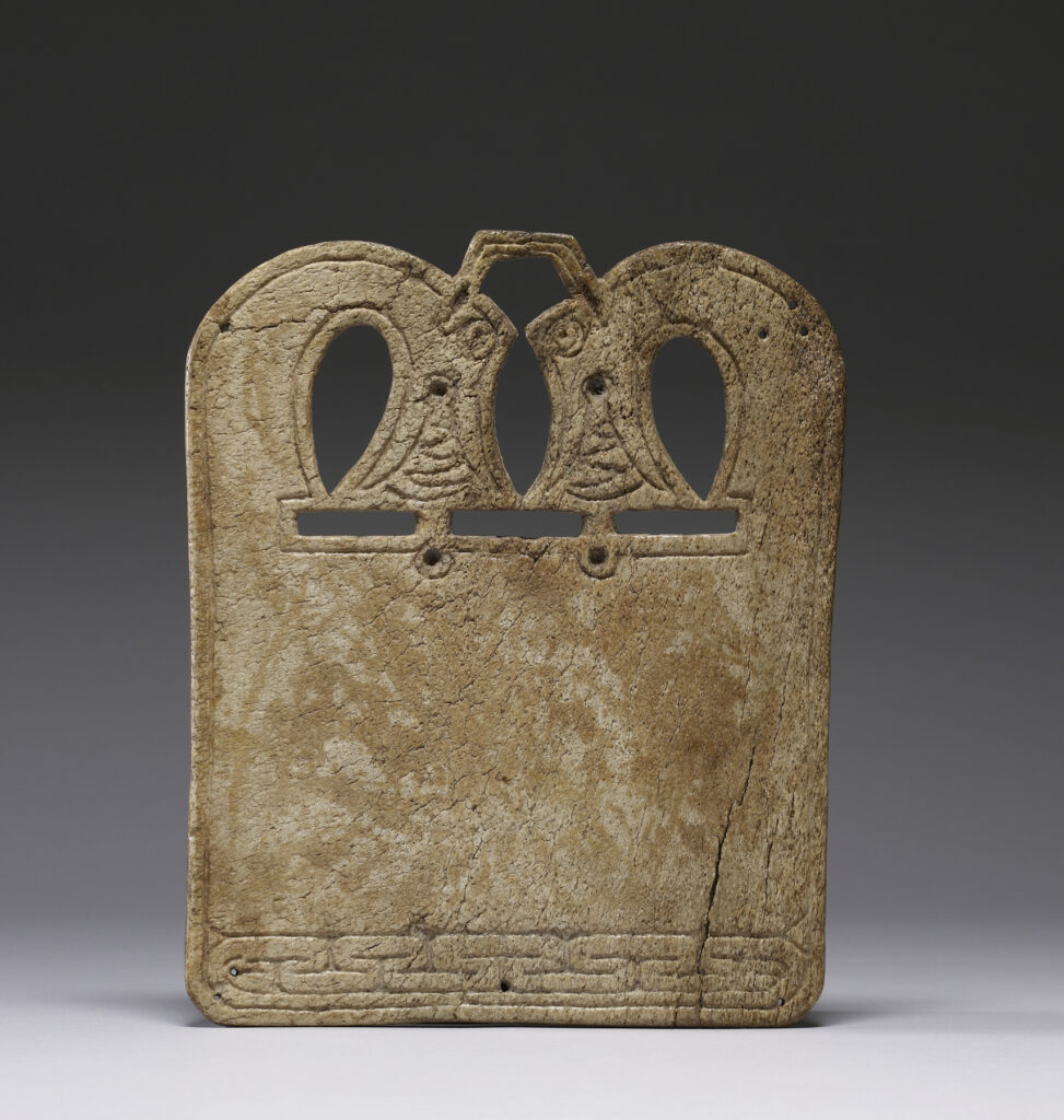 Plaque représentant une baleine, Norvège, VIIIe - IXe siècle . Source : Walters Art Museum