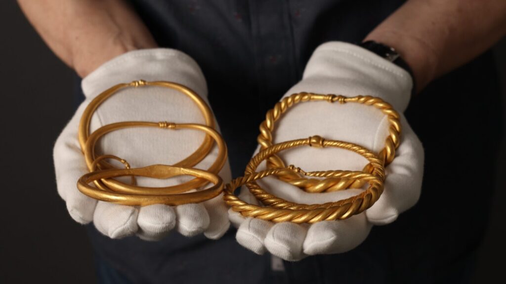 Rold Treasure Gold Arm Rings